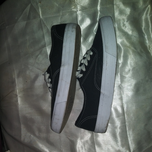 Sneakers - Picture 2 of 2